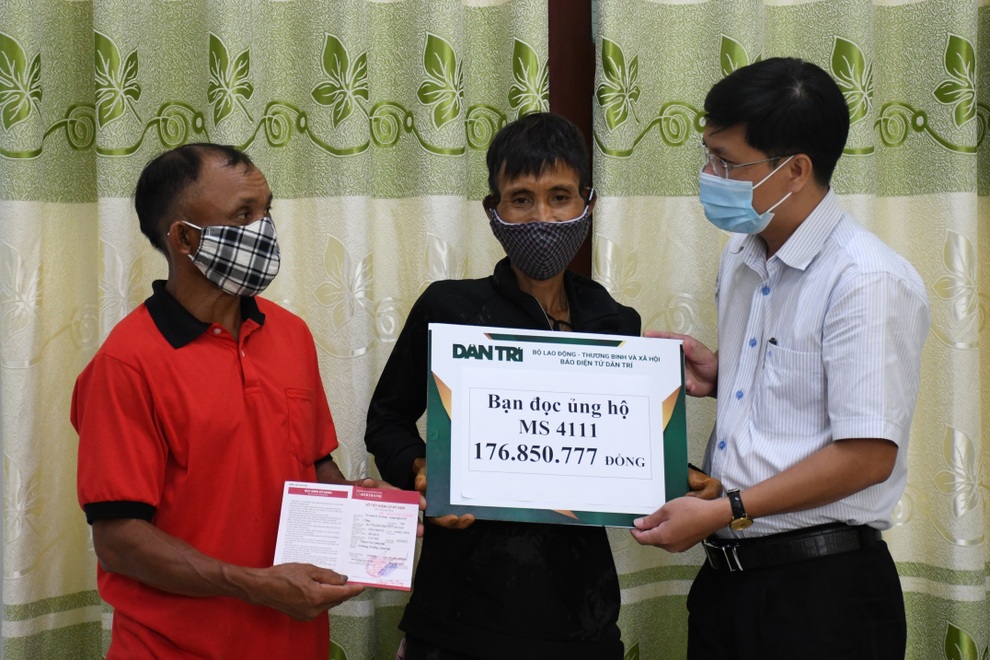 Bạn đọc Dân trí ủng hộ người rừng Hồ Văn Lang gần 177 triệu đồng - 1 Bạn đọc Dân trí ủng hộ người rừng Hồ Văn Lang gần 177 triệu đồng - 1