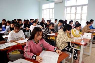 Hơn 70% HS sẽ không đăng ký học hệ 9+ khi trường nghề bị dừng dạy văn hóa?