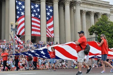 Liên tiếp bạo lực súng đạn trong dịp Quốc khánh Mỹ