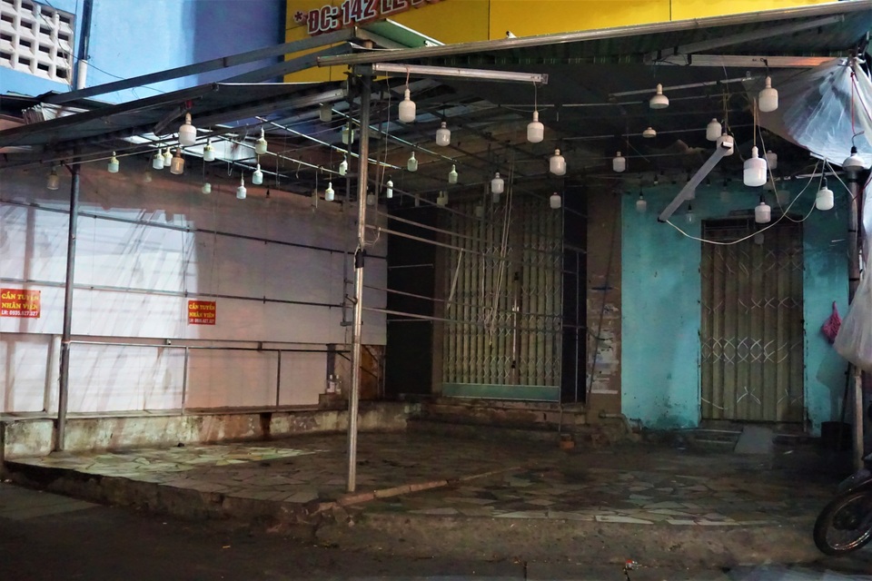 Karaoke, vũ trường cửa đóng then cài phòng, chống dịch Covid-19 - 11 Karaoke, vũ trường cửa đóng then cài phòng, chống dịch Covid-19 - 11
