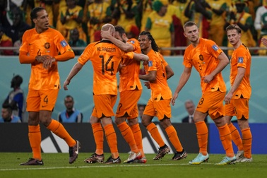 Thần tài gõ cửa, Hà Lan giành chiến thắng nghẹt thở phút cuối