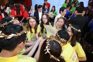 Sinh viên đưa "chị Dậu thời @" vào thi Giám đốc tài chính tương lai