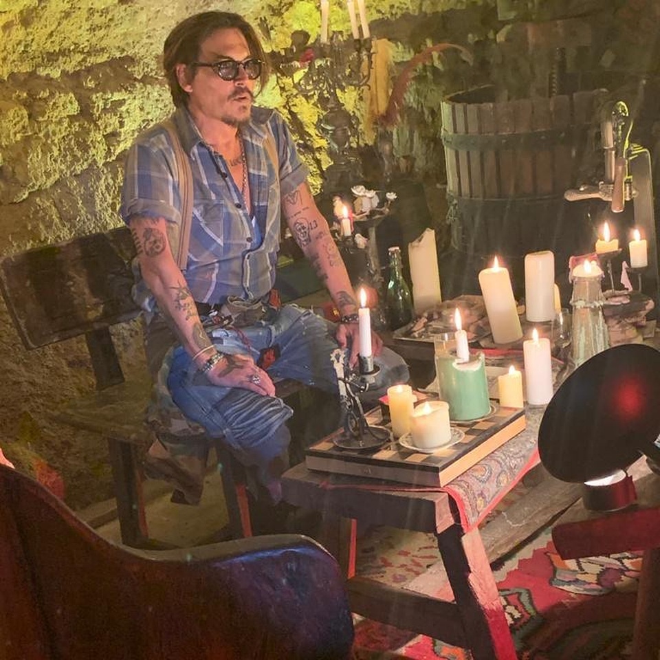 Tài tử Johnny Depp tham gia mạng xã hội để cổ vũ fan chống Covid-19 - 1 Tài tử Johnny Depp tham gia mạng xã hội để cổ vũ fan chống Covid-19 - 1