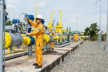 Giá dầu lao dốc, nhân viên dầu khí vẫn "bỏ túi" 30 triệu đồng/tháng