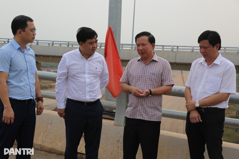 Tân Chủ tịch tỉnh Đồng Nai thị sát các nút giao kết nối sân bay Long Thành - 1