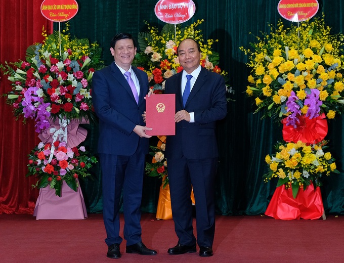 Thủ tướng trao Quyết định Bổ nhiệm chức danh Bộ trưởng Bộ Y tế cho GS.TS Nguyễn Thanh Long - Ảnh 2. Thủ tướng trao Quyết định Bổ nhiệm chức danh Bộ trưởng Bộ Y tế cho GS.TS Nguyễn Thanh Long - Ảnh 2.