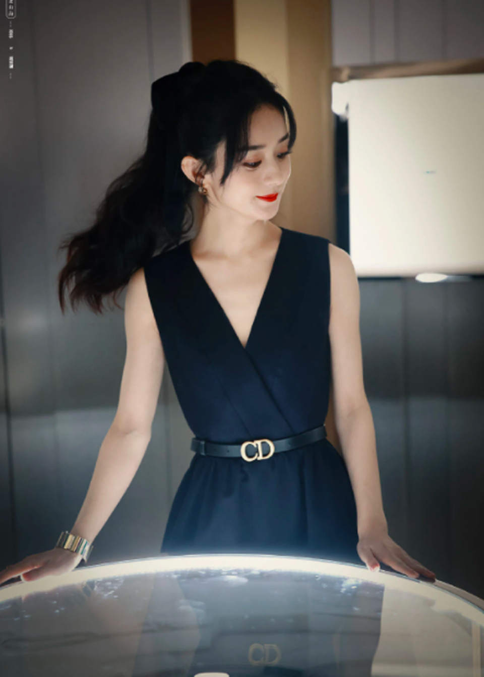 Triệu Lệ Dĩnh cuốn hút với thần thái vạn người mê - 7