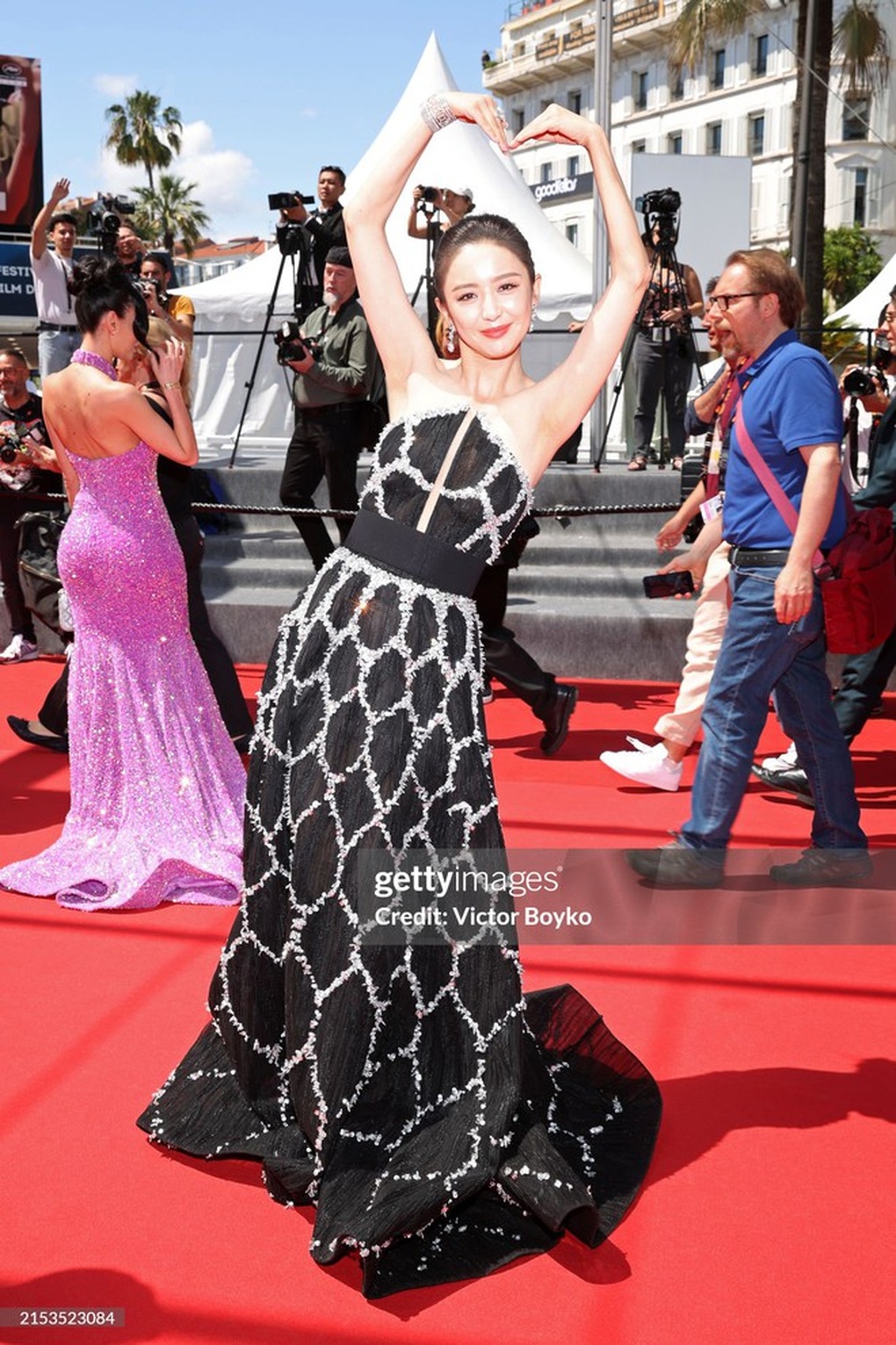 Selena Gomez thanh lịch, Eva Longoria xứng danh nữ hoàng thảm đỏ - 11 Selena Gomez thanh lịch, Eva Longoria xứng danh nữ hoàng thảm đỏ - 11