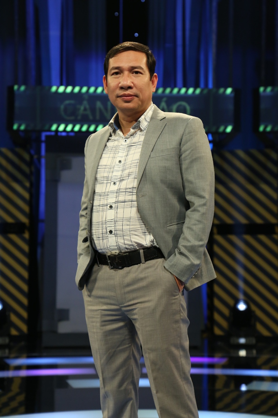 “Táo Kinh tế” Quang Thắng bị ví von “Ngạn phiên bản lỗi” của “Mắt Biếc” - 4 “Táo Kinh tế” Quang Thắng bị ví von “Ngạn phiên bản lỗi” của “Mắt Biếc” - 4