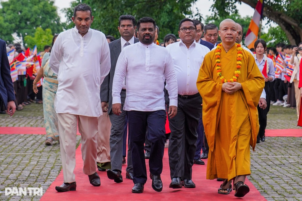 Tổng thống Sri Lanka chiêm bái lễ Phật tại chùa Bái Đính - 1 Tổng thống Sri Lanka chiêm bái lễ Phật tại chùa Bái Đính - 1