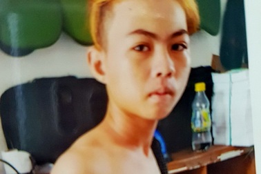 Thiếu niên 15 tuổi nghi đâm chết bạn nhậu sau mâu thuẫn