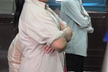 Người vợ trẻ đâm chết hàng xóm chỉ vì cãi nhau