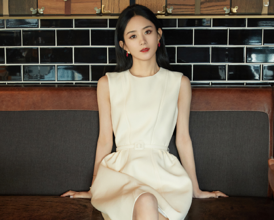 Triệu Lệ Dĩnh xuất hiện rạng ngời giữa bão tin đồn ngoại tình - 4