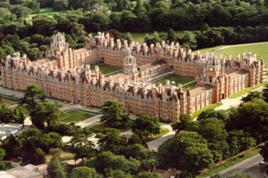 Học bổng thạc sỹ ĐH Queen Mary & Royal Holloway, Universities of London