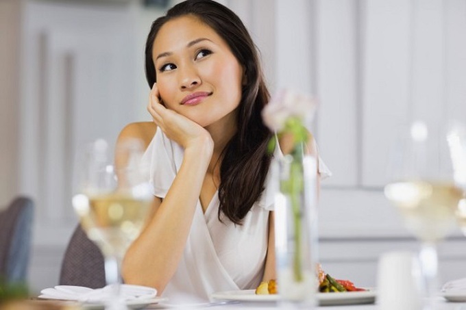 Lúc bố mẹ chồng chia tài sản, tôi đã bất ngờ tới sững sờ nhưng chị chồng vẫn ung dung vay mượn, một năm sau chị lại đến hỏi nốt cuốn sổ tiết kiệm làm tôi choáng váng - Ảnh 1. Lúc bố mẹ chồng chia tài sản, tôi đã bất ngờ tới sững sờ nhưng chị chồng vẫn ung dung vay mượn, một năm sau chị lại đến hỏi nốt cuốn sổ tiết kiệm làm tôi choáng váng - Ảnh 1.