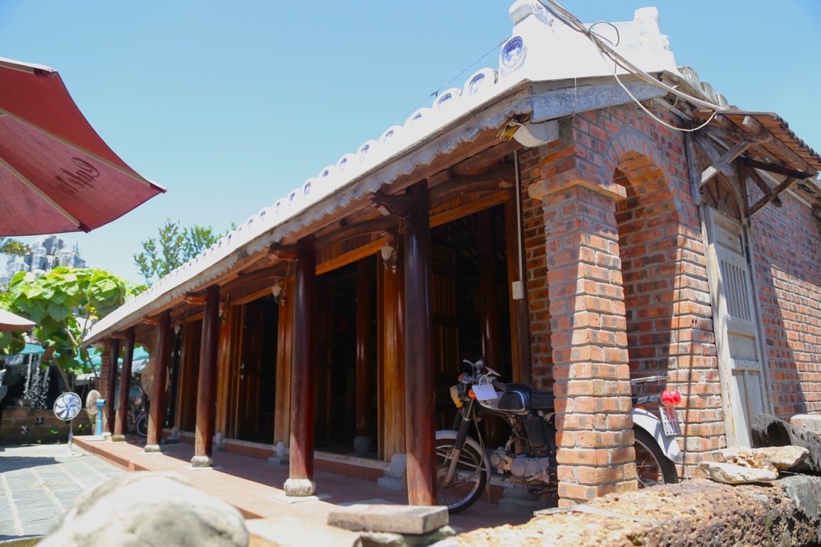 Bảo tàng cổ vật quý hiếm của thầy giáo làng - 1 Bảo tàng cổ vật quý hiếm của thầy giáo làng - 1