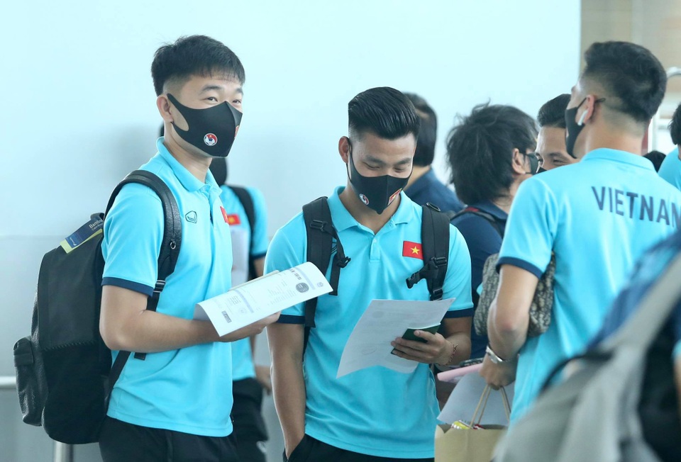 Đội tuyển Việt Nam lên đường sang UAE dự vòng loại World Cup - 7