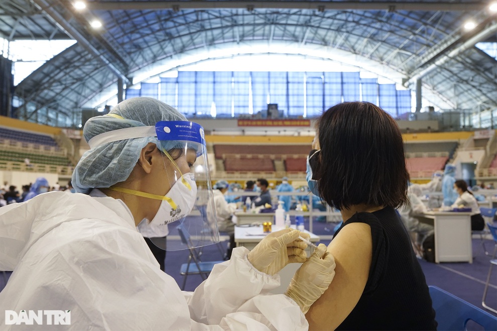 TPHCM mong muốn san sẻ 5 triệu liều vắc xin Sinopharm cho các địa phương - 1 TPHCM mong muốn san sẻ 5 triệu liều vắc xin Sinopharm cho các địa phương - 1