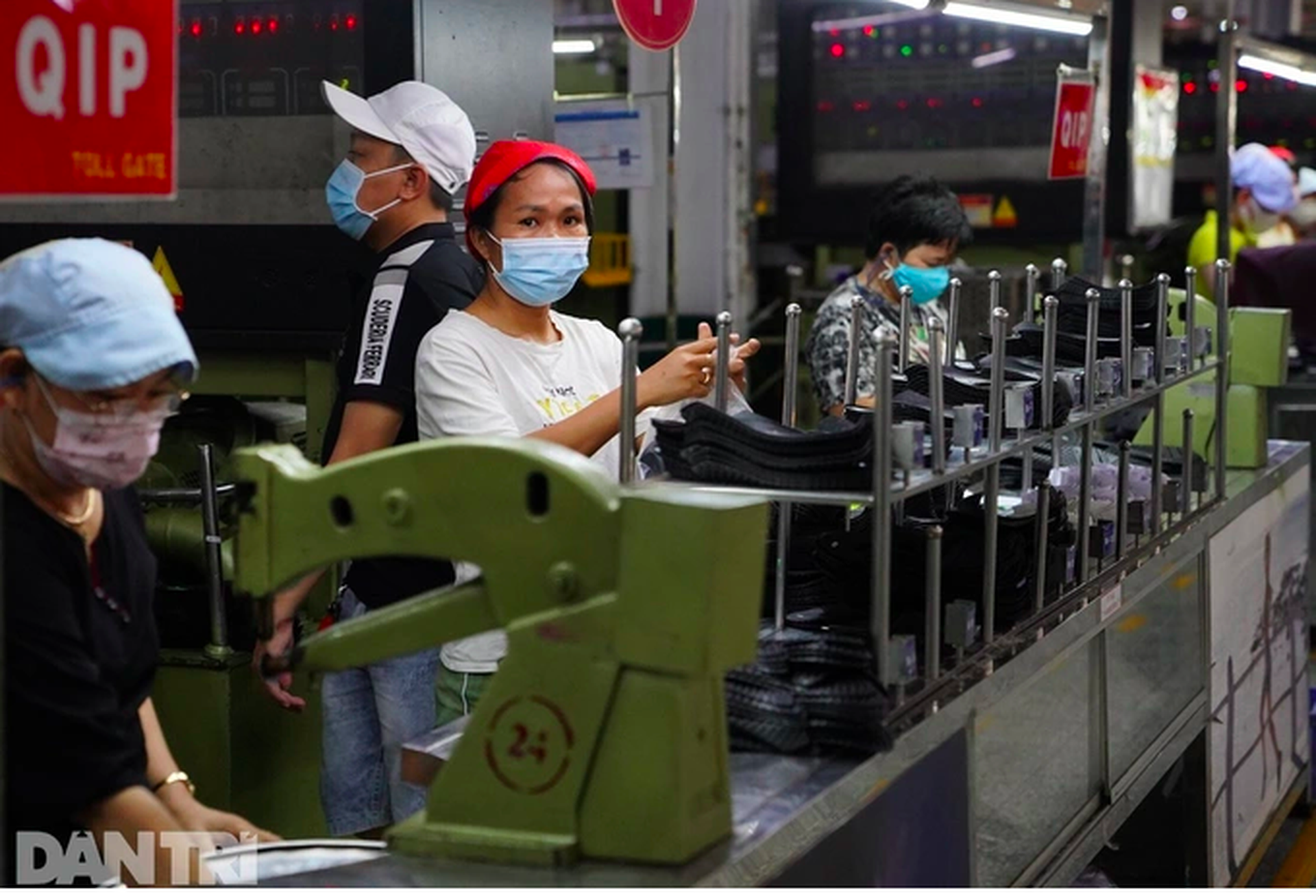 Thị trường lao động trong bước phục hồi… dè dặt - 3 Thị trường lao động trong bước phục hồi… dè dặt - 3