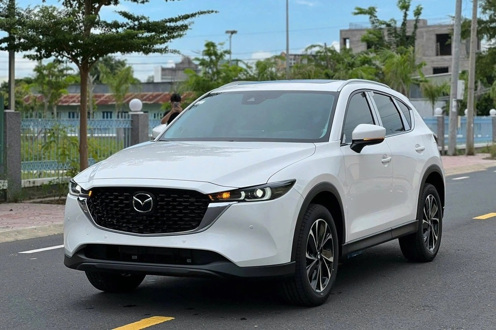 Mazda CX-5 và Ford Territory duy trì giá dưới 700 triệu, làm khó SUV cỡ B - 2 Mazda CX-5 và Ford Territory duy trì giá dưới 700 triệu, làm khó SUV cỡ B - 2