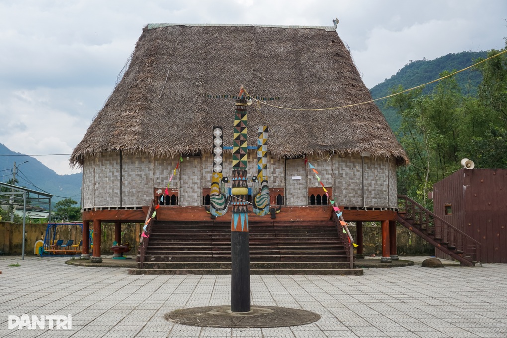 Có gì bên trong biểu tượng văn hóa của người Cơ Tu ở Đà Nẵng - 2 Có gì bên trong biểu tượng văn hóa của người Cơ Tu ở Đà Nẵng - 2