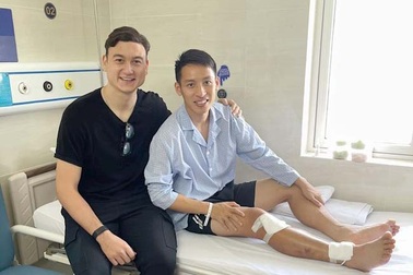 Đặng Văn Lâm bất ngờ về Việt Nam thăm Đỗ Hùng Dũng