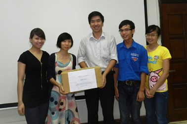 Tặng 300 đầu sách thiếu nhi cho chương trình Mùa hè xanh