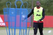 Bruno Fernandes nắm giữ tương lai của Paul Pogba