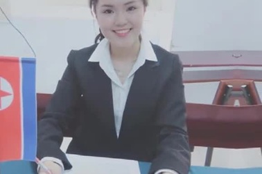 Vợ của cầu thủ Duy Mạnh cũng bắt trend "lột xác ngoại hình"