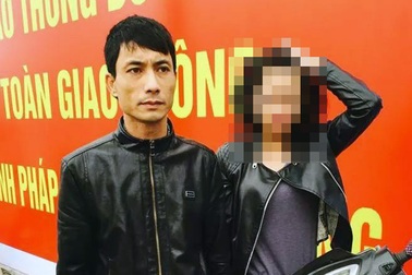 Hà Nội: Chở bạn gái đi chơi, mang súng để “phòng thân”