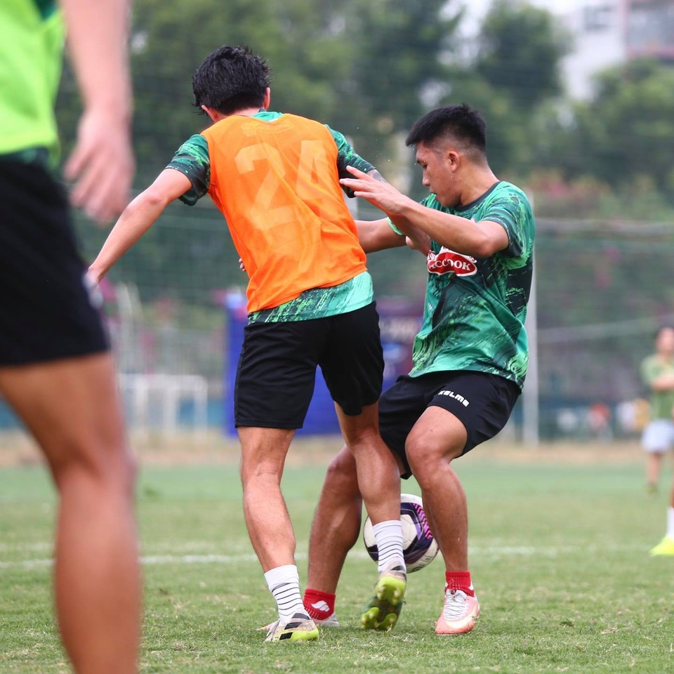 Lee Nguyễn: Tôi hy vọng sẽ vô địch V-League - 8 Lee Nguyễn: Tôi hy vọng sẽ vô địch V-League - 8