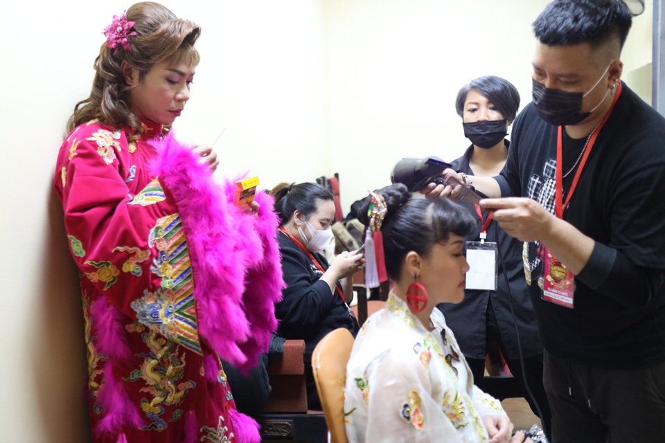 Hình ảnh hài hước trong buổi ghi hình không khán giả của Táo Quân - 2 Hình ảnh hài hước trong buổi ghi hình không khán giả của Táo Quân - 2