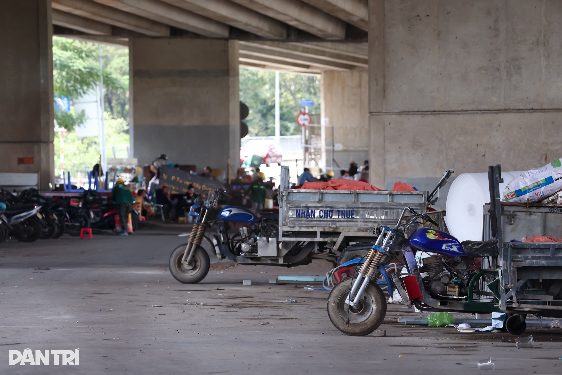 Cảnh trái ngược dưới những gầm cầu ở TPHCM - 2 Cảnh trái ngược dưới những gầm cầu ở TPHCM - 2