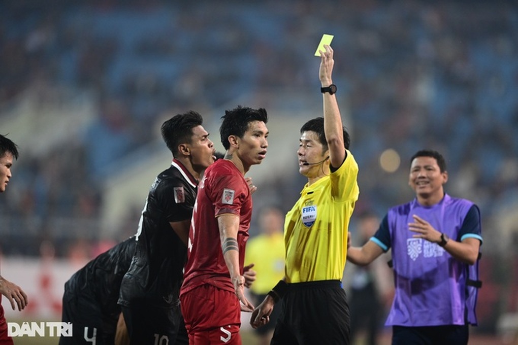 Văn Hậu, Hùng Dũng có nguy cơ bị treo giò ở trận chung kết lượt về AFF Cup - 1 Văn Hậu, Hùng Dũng có nguy cơ bị treo giò ở trận chung kết lượt về AFF Cup - 1