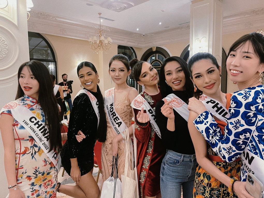 Lâm Thu Hồng nhận được hành lý sau 7 ngày thất lạc - 4 Lâm Thu Hồng nhận được hành lý sau 7 ngày thất lạc - 4