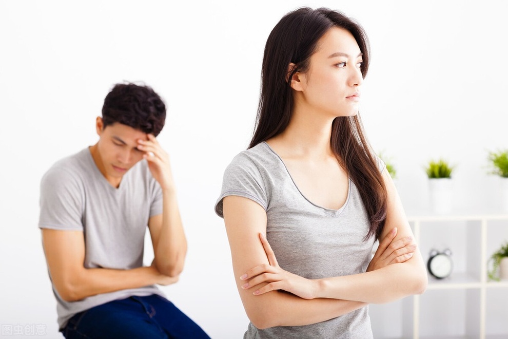 Lỡ qua đêm một lần, tôi ngày nào cũng bị cô hàng xóm sang nhà đòi cưới - 1 Lỡ qua đêm một lần, tôi ngày nào cũng bị cô hàng xóm sang nhà đòi cưới - 1