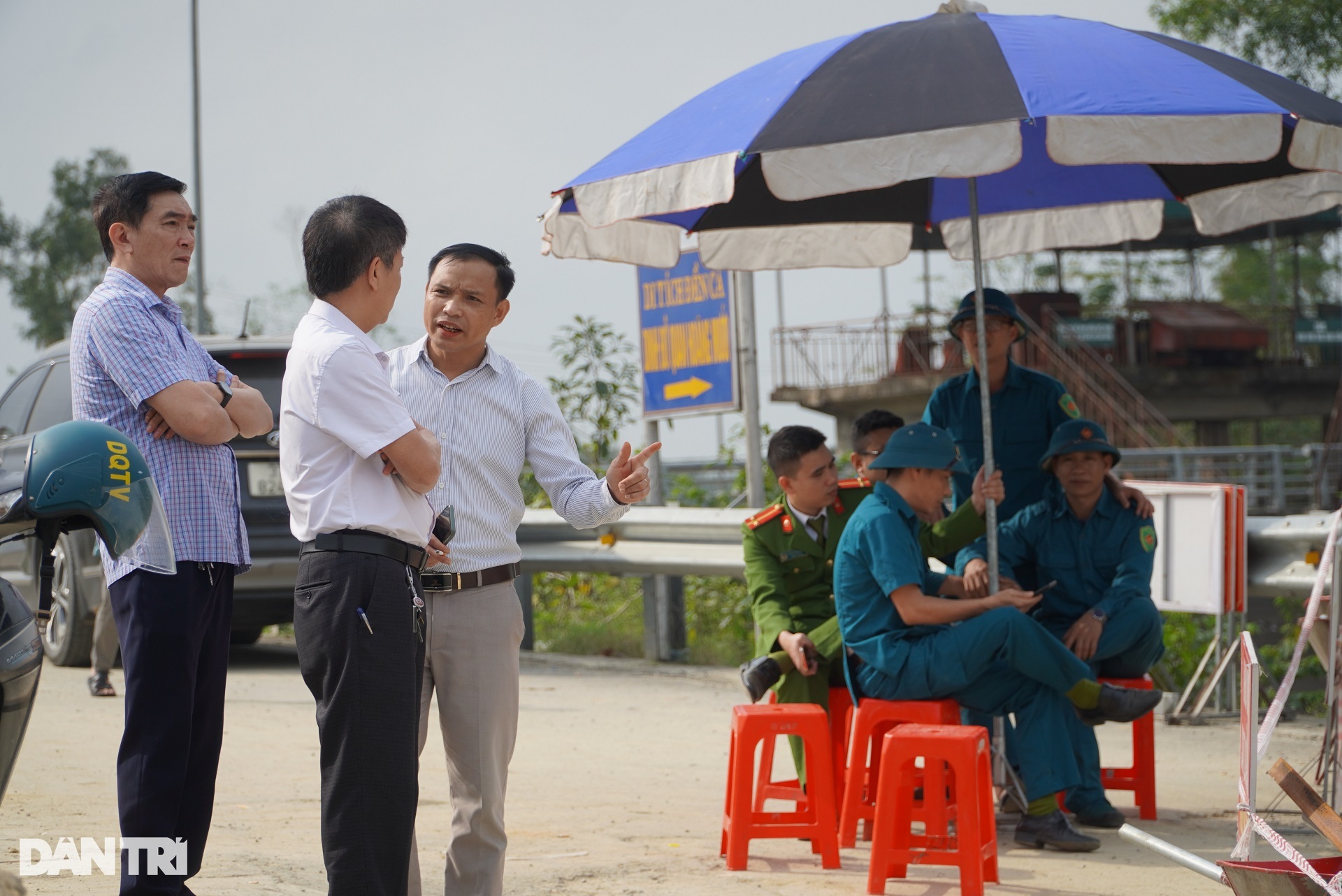 Sạt lở ăn sâu hơn 10m, ngôi đền thiêng nổi tiếng Hà Tĩnh dừng mọi hoạt động - 9