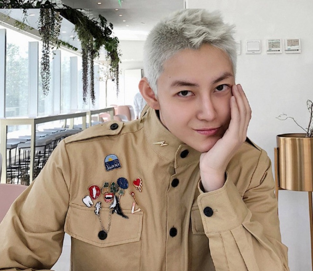 Chung Hân Đồng bị bắt gặp hẹn hò đồng giới, người yêu giống Trần Quán Hy - 2 Chung Hân Đồng bị bắt gặp hẹn hò đồng giới, người yêu giống Trần Quán Hy - 2