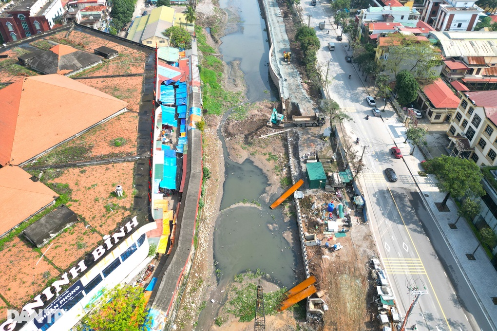 Ninh Bình lý giải vì sao 1km sông tiêu tốn 1.000 tỷ đồng - 1 Ninh Bình lý giải vì sao 1km sông tiêu tốn 1.000 tỷ đồng - 1