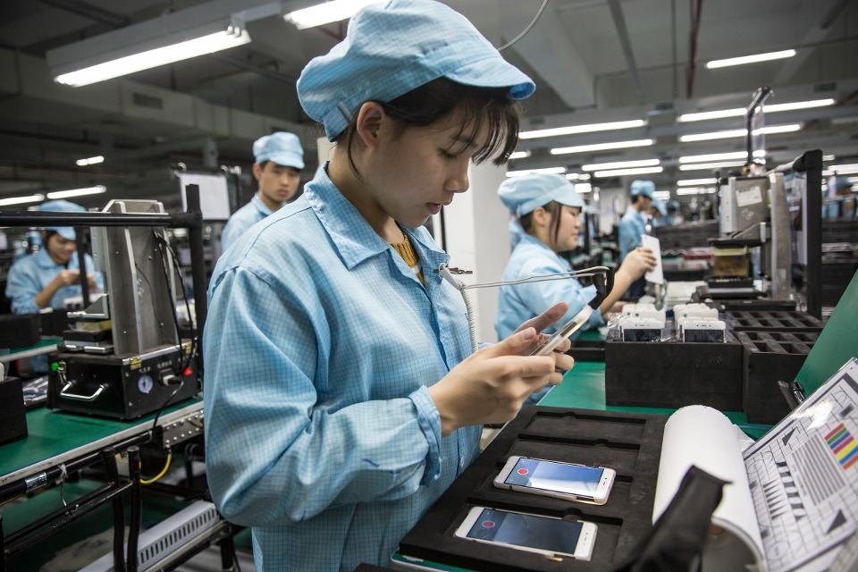 Ấn Độ và Việt Nam cạnh tranh vị thế “công xưởng smartphone” của Trung Quốc - 1 Ấn Độ và Việt Nam cạnh tranh vị thế “công xưởng smartphone” của Trung Quốc - 1