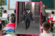 Thầy giáo nổi tiếng vì cõng học sinh mắc chứng ngủ kỳ lạ trong suốt 2 năm