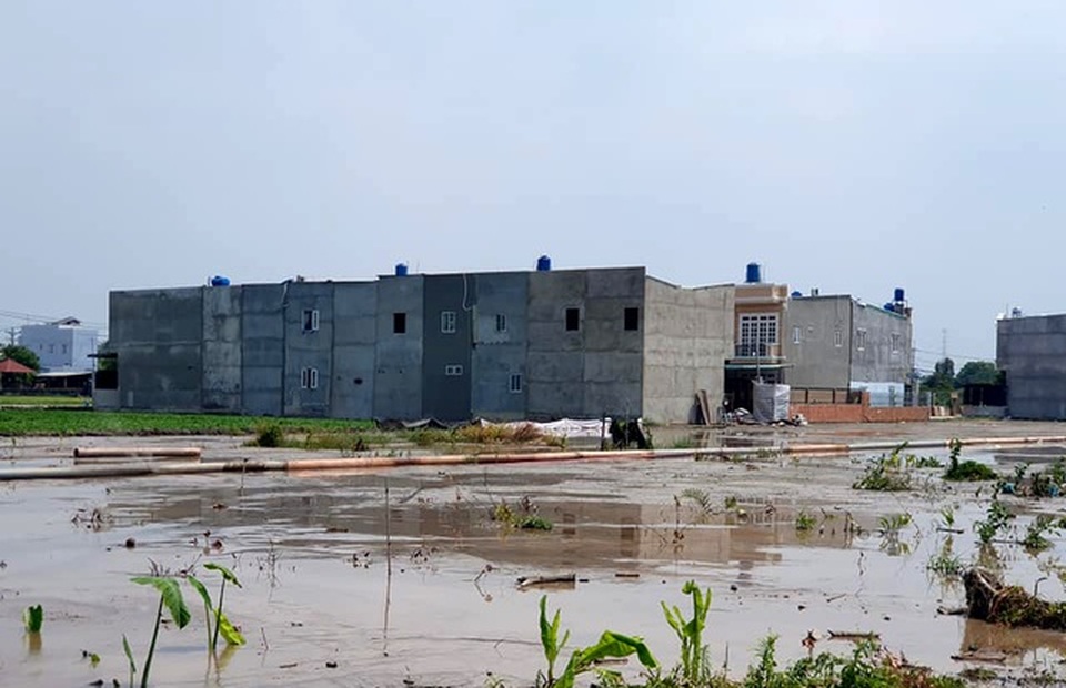 Hàng trăm ha đất cấm bị “xẻ thịt”: Công trình vi phạm 10 năm chưa xử lý! - 1 Hàng trăm ha đất cấm bị “xẻ thịt”: Công trình vi phạm 10 năm chưa xử lý! - 1