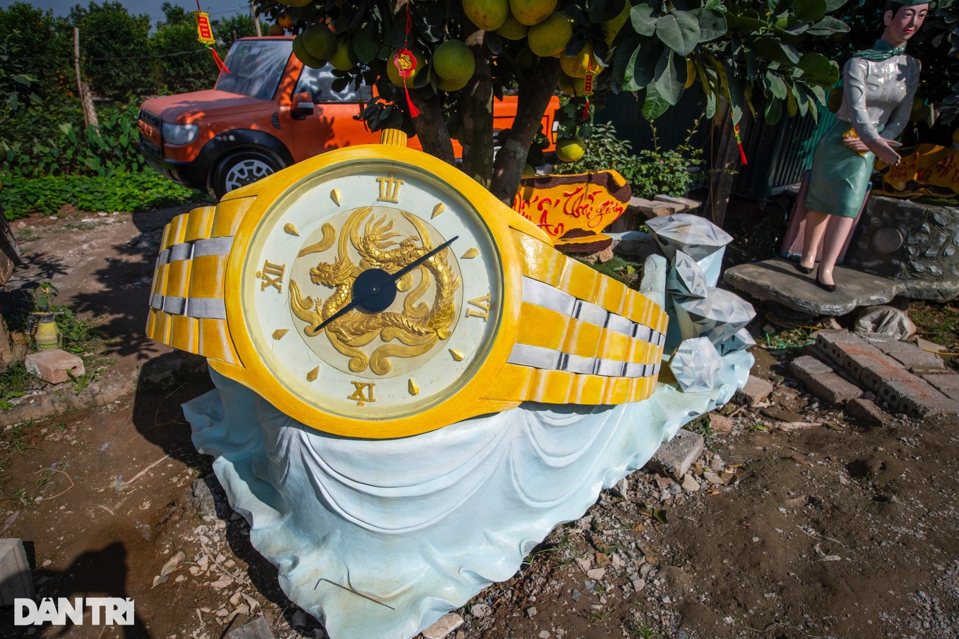 Tạo hình ô tô, tàu thuyền như thật làm chậu cây cảnh đón xuân - 11 Tạo hình ô tô, tàu thuyền như thật làm chậu cây cảnh đón xuân - 11
