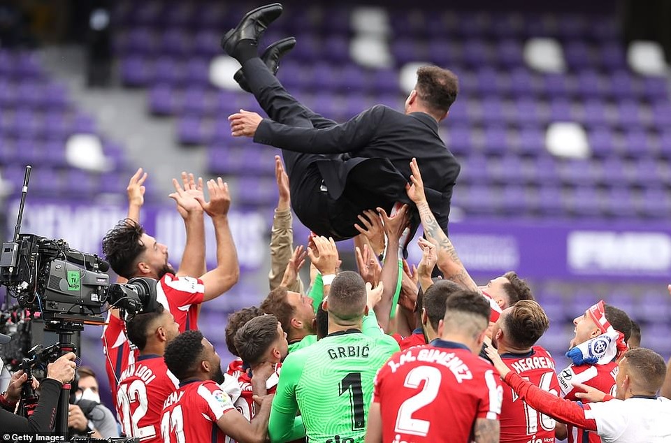 Cổ động viên trẻ qua đời trong khi ăn mừng Atletico Madrid vô địch - 3 Cổ động viên trẻ qua đời trong khi ăn mừng Atletico Madrid vô địch - 3