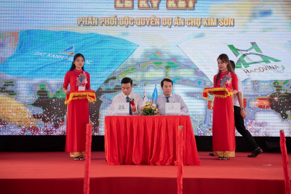 Nghệ An: Chính thức khởi công xây dựng chợ Kim Sơn hơn 100 tỷ đồng ở Quế Phong - 4 Nghệ An: Chính thức khởi công xây dựng chợ Kim Sơn hơn 100 tỷ đồng ở Quế Phong - 4