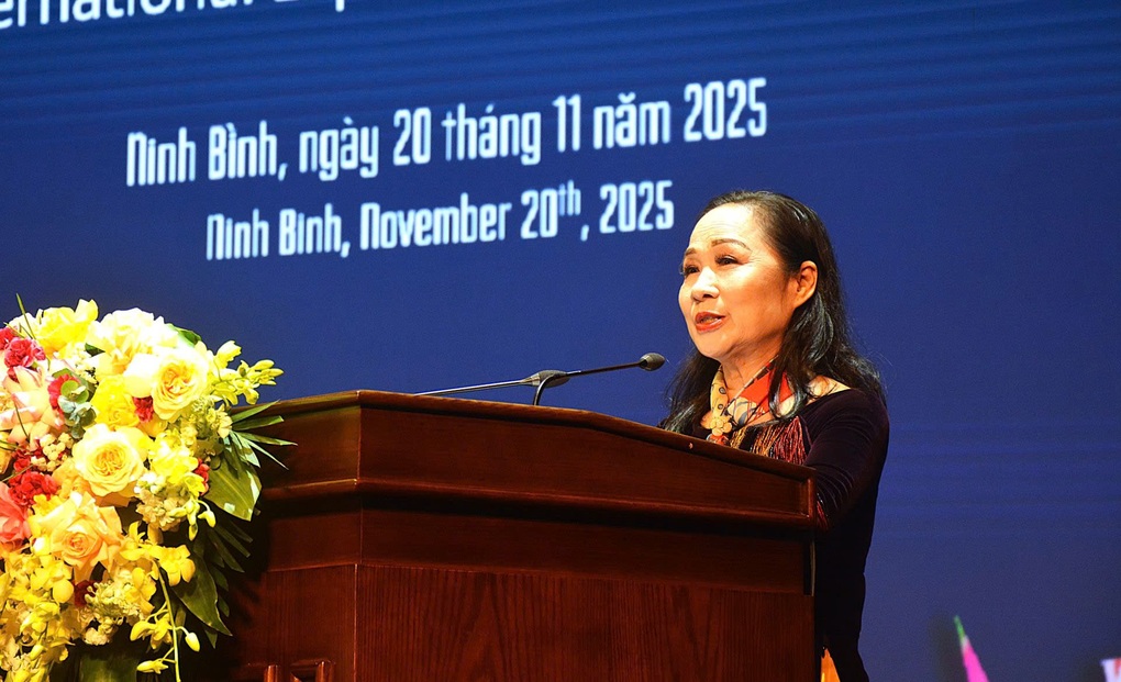 NSND Minh Hoà, Lan Hương rạng rỡ tại Liên hoan quốc tế Sân khấu thử nghiệm - 2