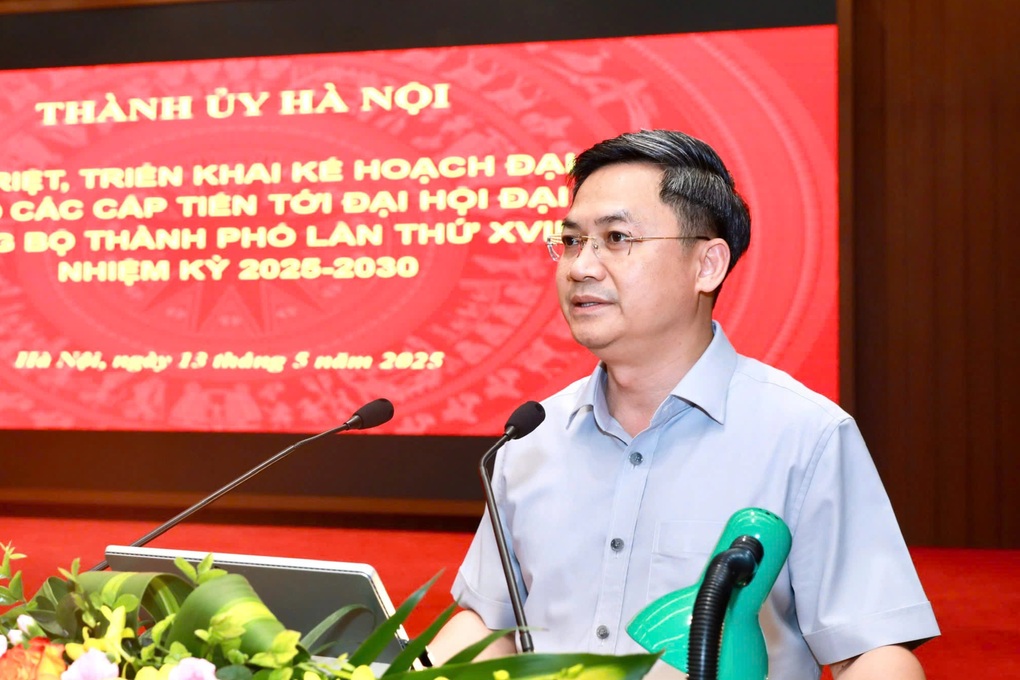 Hà Nội có thể điều động cán bộ các sở ngành, thành phố về cơ sở - 1 Hà Nội có thể điều động cán bộ các sở ngành, thành phố về cơ sở