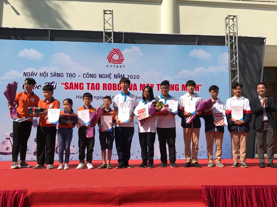 Lào Cai đạt giải Nhất cuộc thi Sáng tạo robot và máy tính thông minh - 1 Lào Cai đạt giải Nhất cuộc thi Sáng tạo robot và máy tính thông minh - 1
