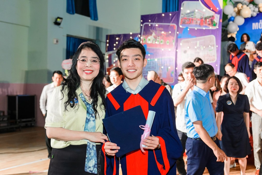Từng từ chối hệ chuyên, nam sinh giành học bổng toàn phần du học Trung Quốc - 1 Từng từ chối hệ chuyên, nam sinh giành học bổng toàn phần du học Trung Quốc - 1