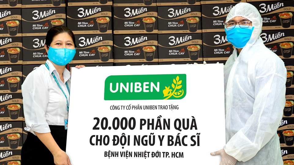 Uniben trao tặng 150.000 bữa ăn dinh dưỡng và nước trái cây Joco tới y, bác sĩ các bệnh viện tuyến đầu - 2 Uniben trao tặng 150.000 bữa ăn dinh dưỡng và nước trái cây Joco tới y, bác sĩ các bệnh viện tuyến đầu - 2